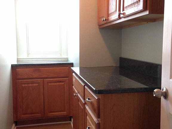 3rd image of 119 Maltby St