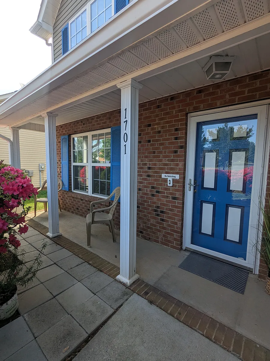 Building Photo - 1701 Clooney Ln