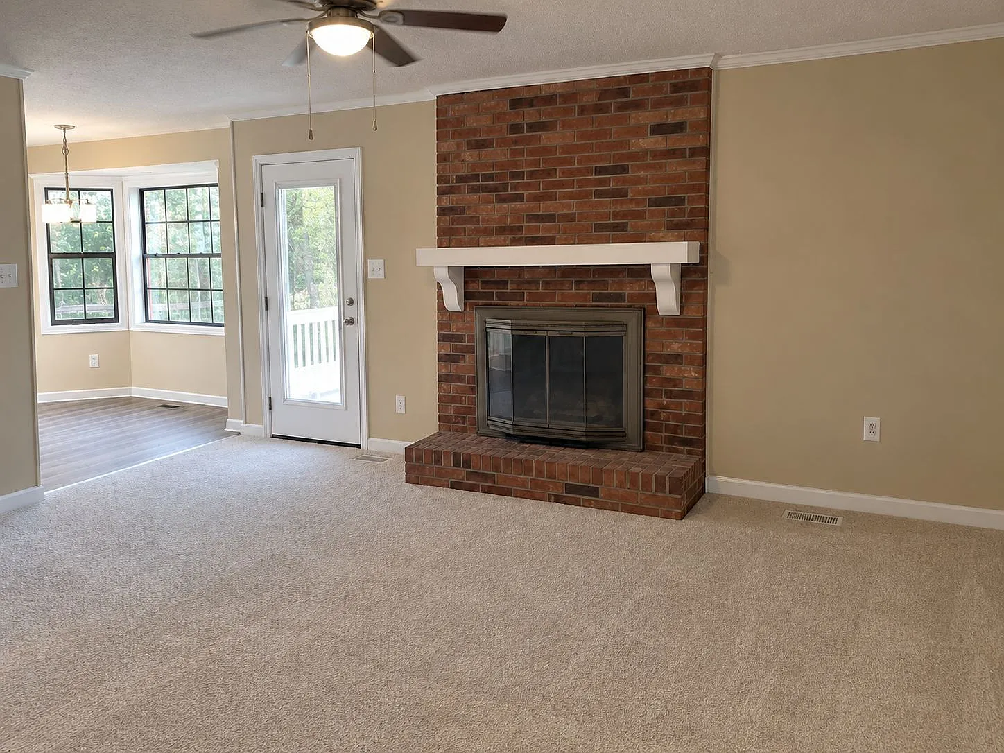 3 bed, 2.0 bath, $1,725 — Photo 2
