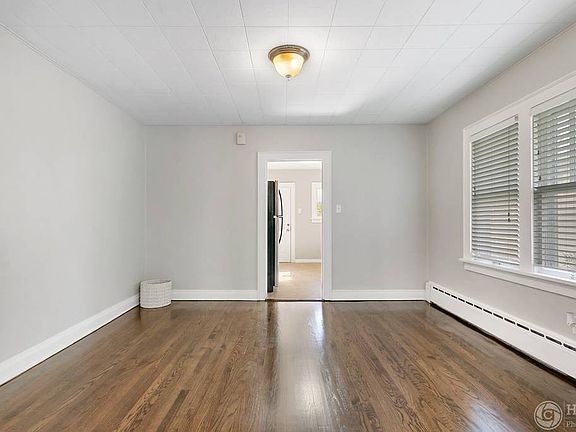 5th image of 717 W Pacific Ave
