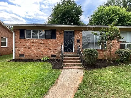 4928 Malibu Dr Photo 1