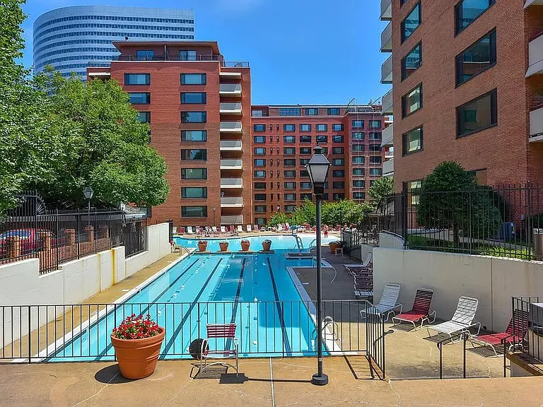 1021 Arlington Blvd #916 — Photo 14