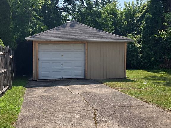 2nd image of 14642 Forrer St