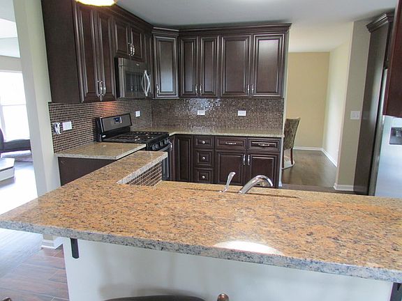 3rd image of 2 E Dahlia Ln
