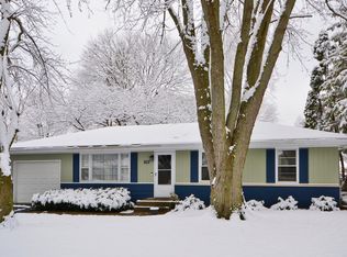 1709 Lucylle Ave, Saint Charles, IL