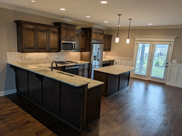 805 Ella Ln — Photo 3