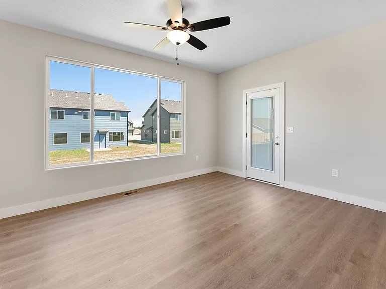 726 E Elmwood St — Photo 14