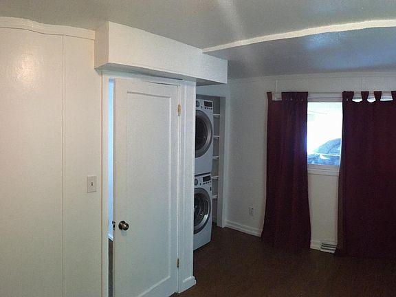 Bedroom with washer/dryer