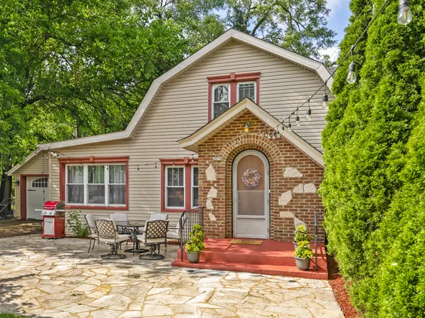 1078 Greenview Ave, Des Plaines, IL 60016