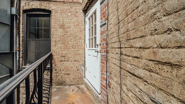 Rented by Nooklyn NYC LLC | media 30