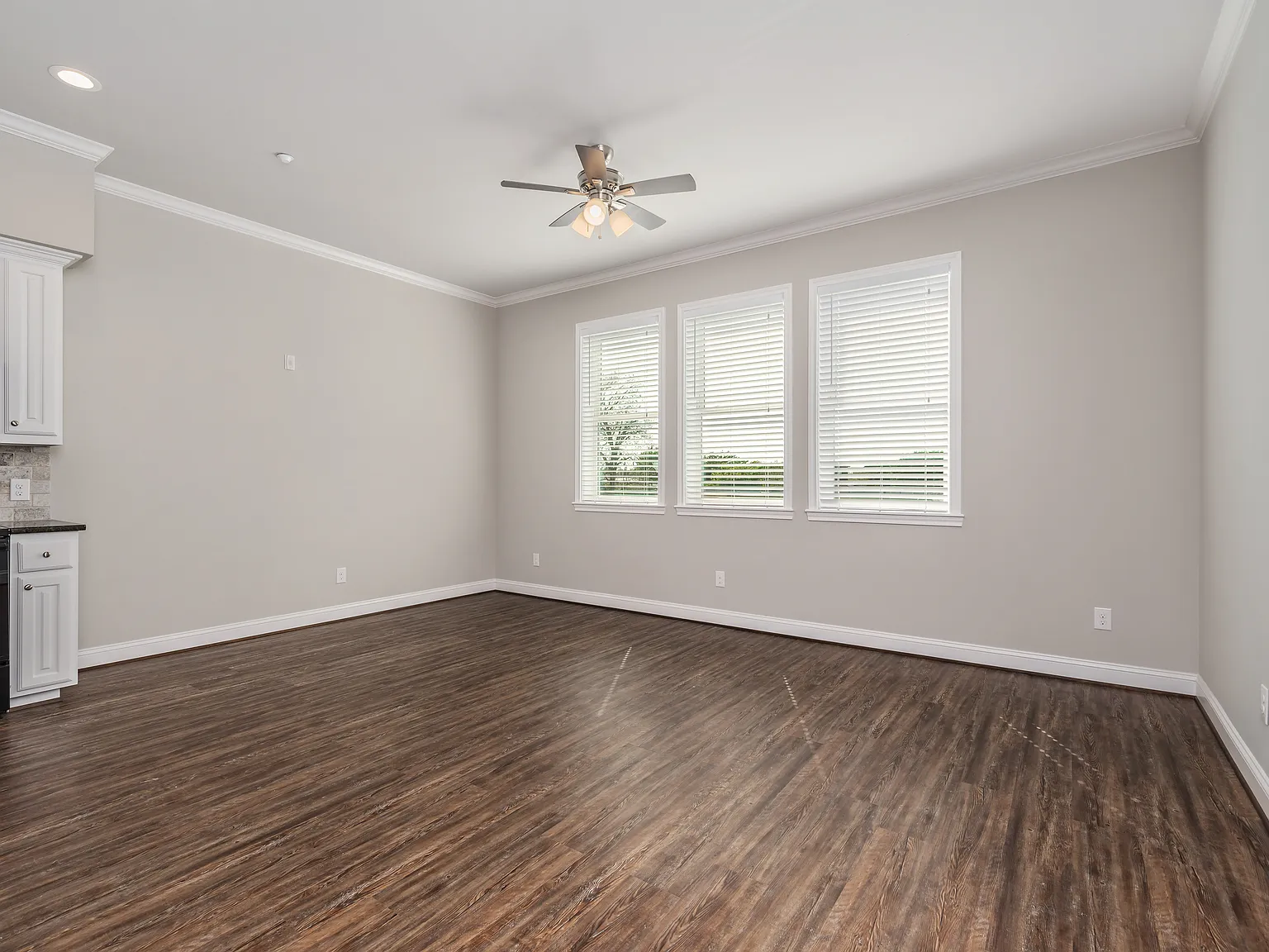 1 bed, 640 sqft, $1,195 — Photo 2