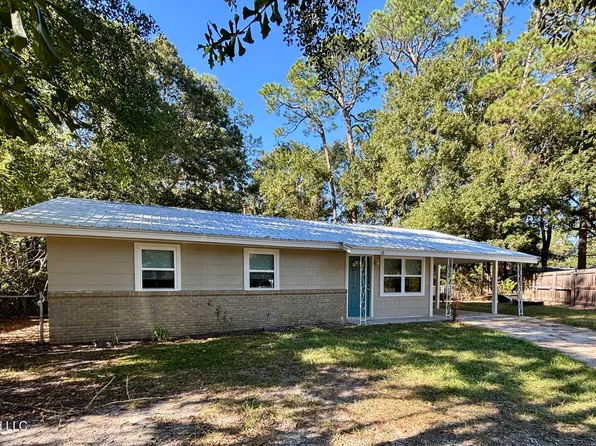 68 Choctaw Cir, Ocean Springs, MS 39564