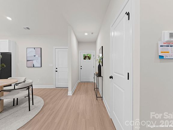 4th image of 114 Coolbrook Rd