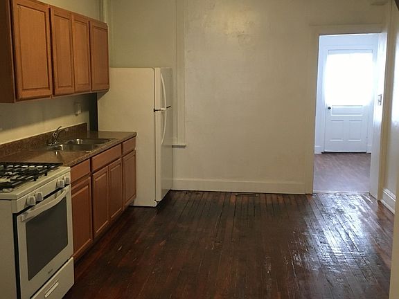 3rd image of 28 Lafayette St