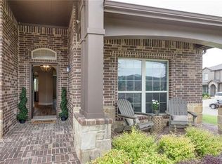 15600 Carlton Oaks Dr, Fort Worth, TX 76177