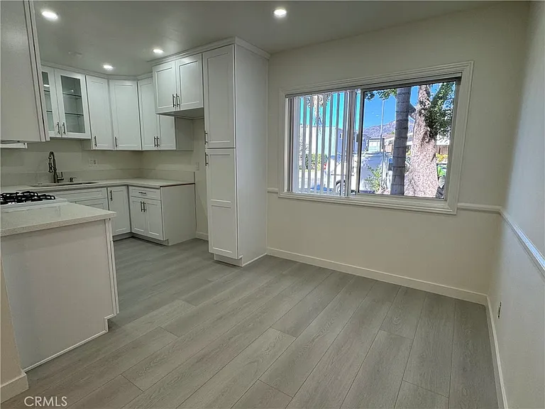350 W Wilson Ave #1A — Photo 11