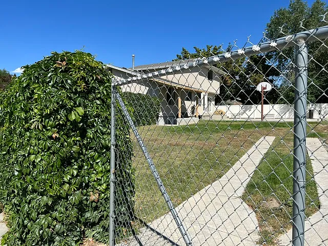180 E Golden Willow Cir — Photo 2
