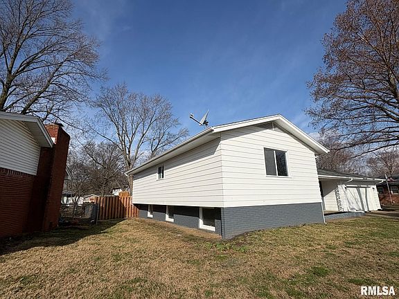 3rd image of 29 Andover Dr