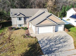 785 Glenmeadow St, River Falls, WI 54022