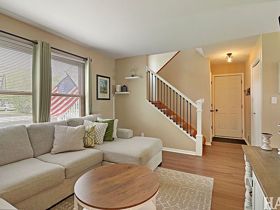 2nd image of 6612 Rose Ave
