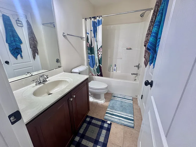 3rd Full bath-3rd floor