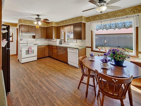 4th image of 128 Kalman Ave