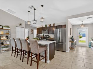 473 SE Streamlet Ave, Port Saint Lucie, FL 34983