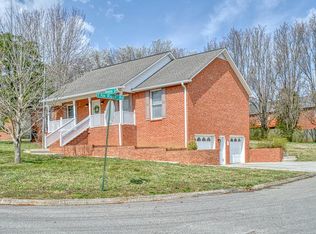 970 Woodwinds Dr, Cookeville, TN 38501