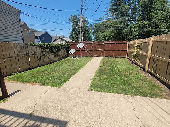 2nd image of 415 Gostlin St