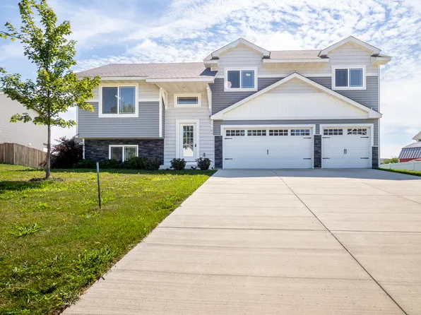 1105 Woodland Dr, Howard Lake, MN 55349