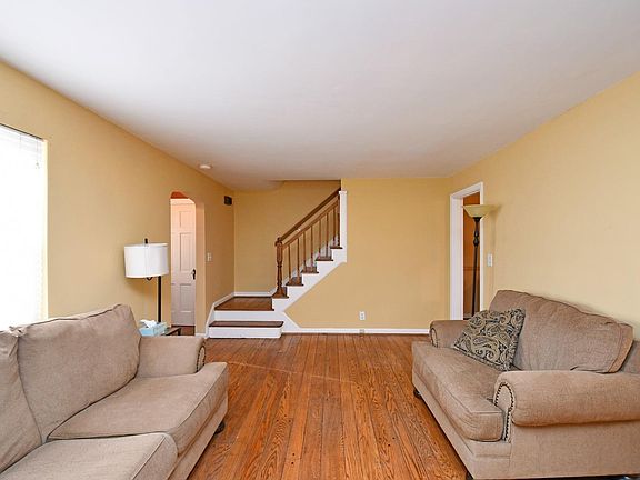 3rd image of 1538 Oak Knoll Dr