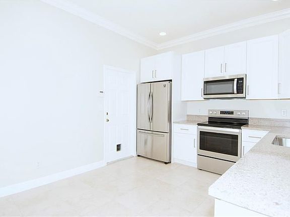 4th image of 3556 Parkside Dr #3556