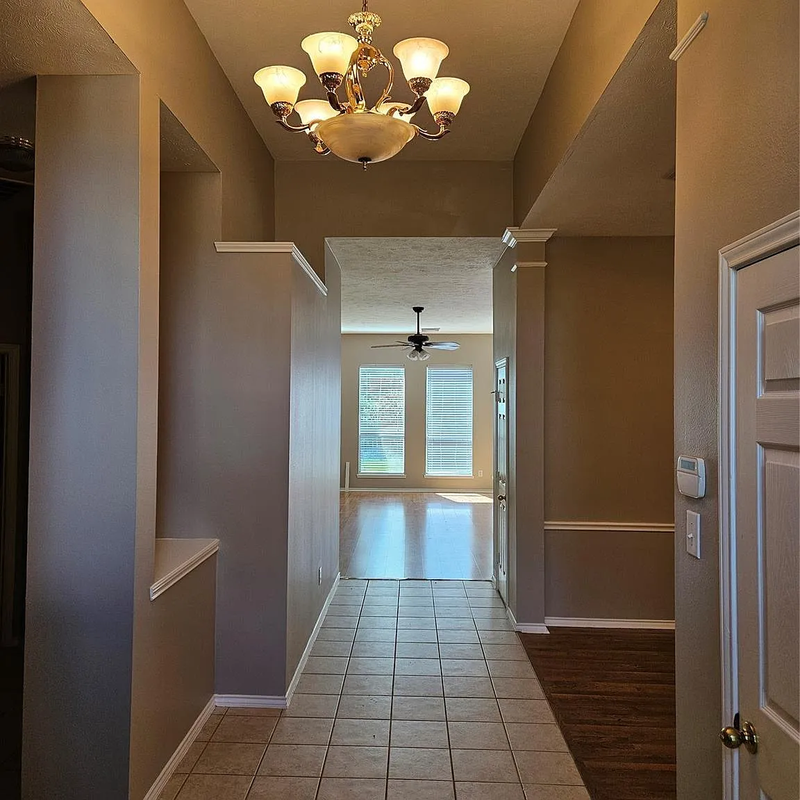 4 bed, 2.0 bath, 2432 sqft, $2,700 — Photo 2