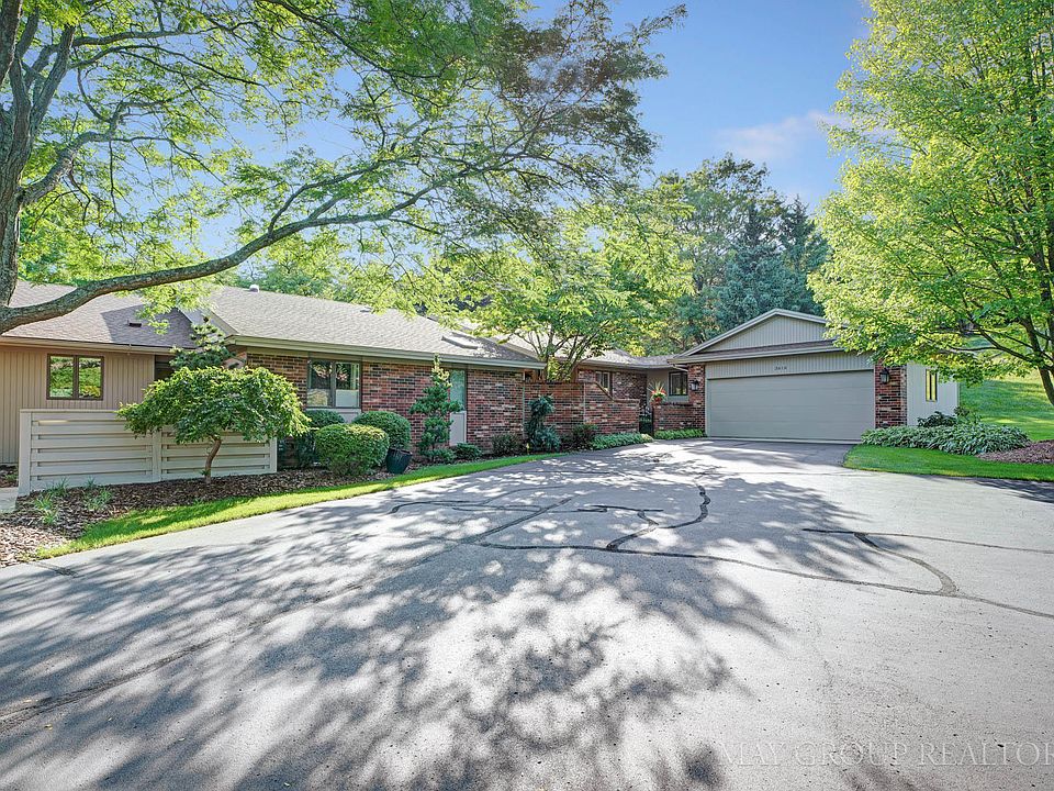 1st image of 3616 Charlevoix Dr SE
