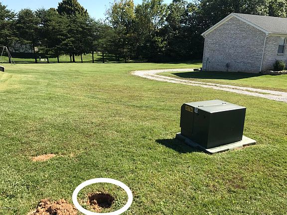 3rd image of 226 Thomas Ln