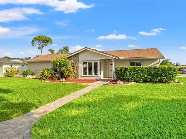 2006 Tanglewood Dr NE, Saint Petersburg, FL 33702
