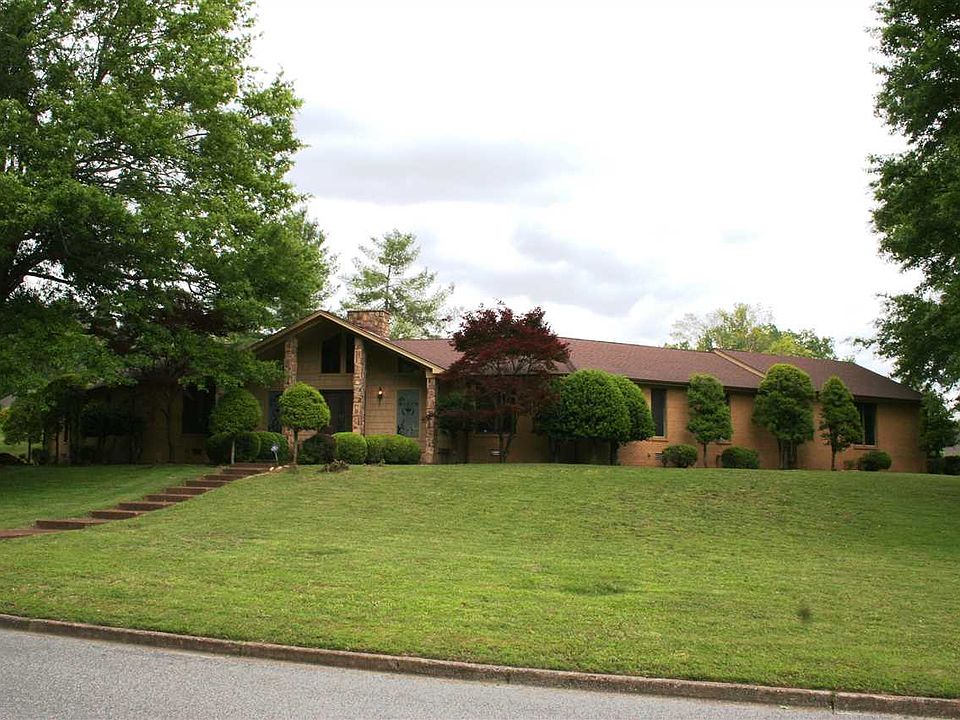1st image of 1610 Laura Ln