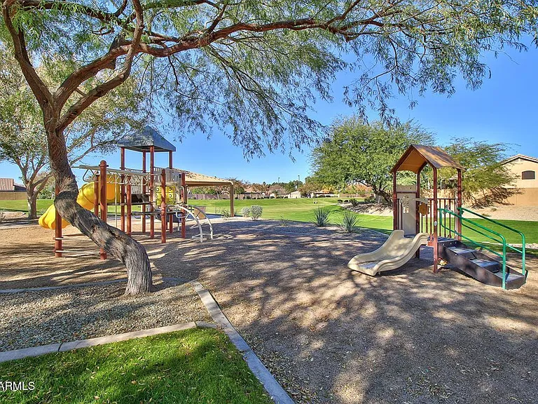 375 S Buena Vista Ave — Photo 24