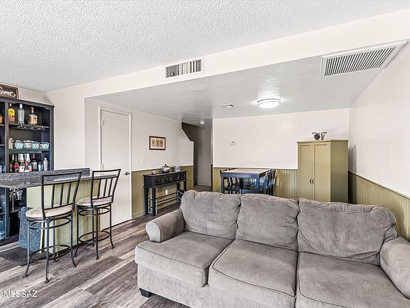 5th image of 712 W Limberlost Dr #9