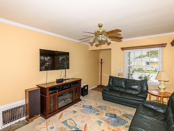 4th image of 1544 W 216th St