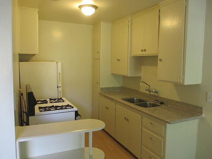 1st image of 1739 E 1st St APT 3