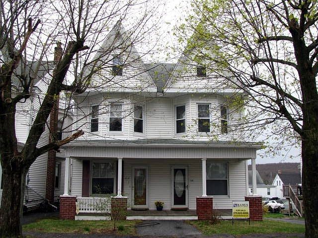 1st image of 418 W Washington St