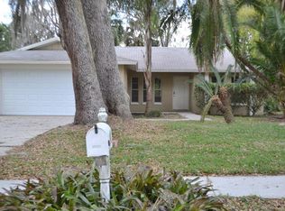 818 Old Darby St, Seffner, FL 33584