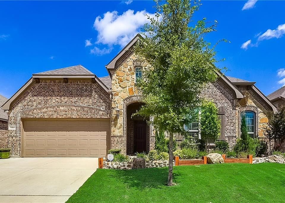 1st image of 804 Star Grass Dr