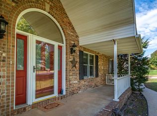 1405 Stonecreek Dr, Nixa, MO 65714