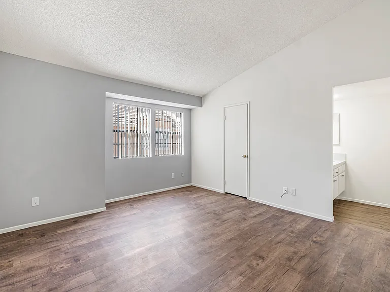741 W Stetson Ave — Photo 10