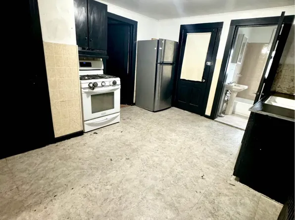 6 John St #1, Carteret, NJ 07008