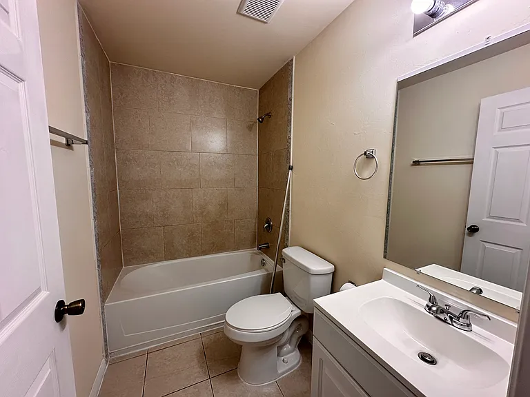 914 SE 8th St — Photo 10