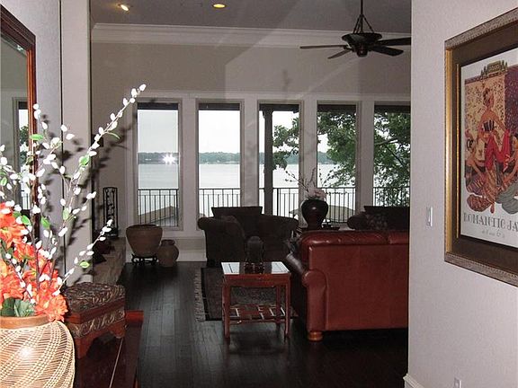 3rd image of 260 N Bay Dr