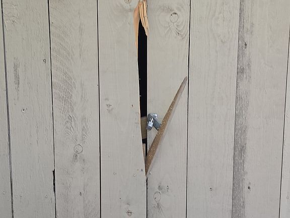 5th image of 3589 Faxon Ave